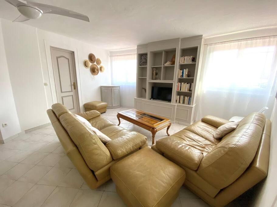 A Louer Haut De Villa 4 Pieces A Sainte-Maxime Golfe De St-Tropez エクステリア 写真