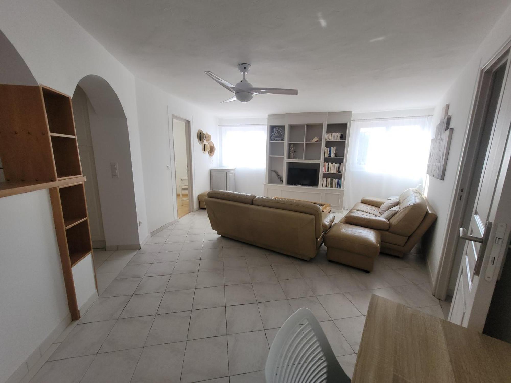A Louer Haut De Villa 4 Pieces A Sainte-Maxime Golfe De St-Tropez エクステリア 写真
